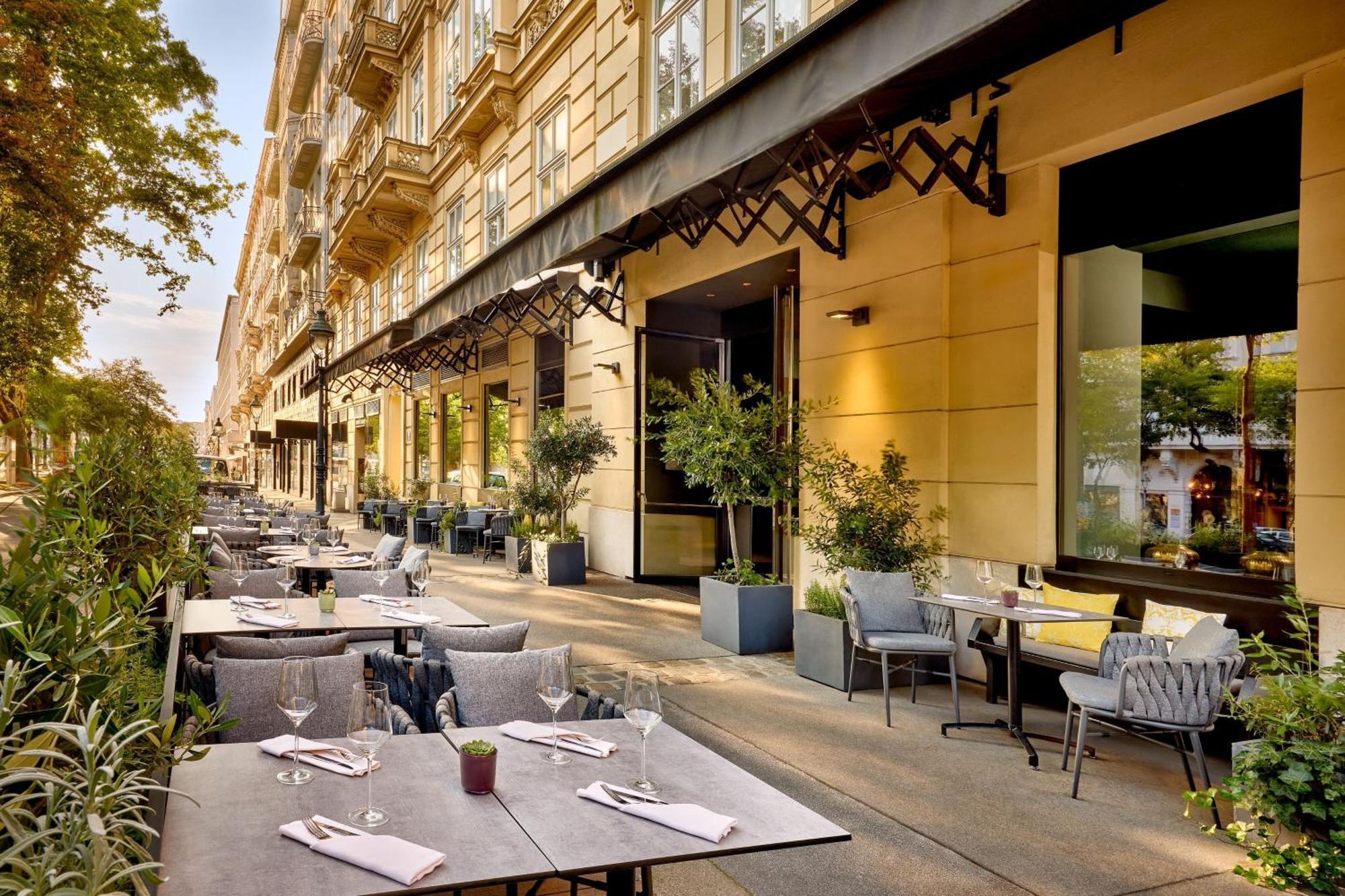 Le Meridien Вена Экстерьер фото The Terrace at Mandarin Oriental, Munich