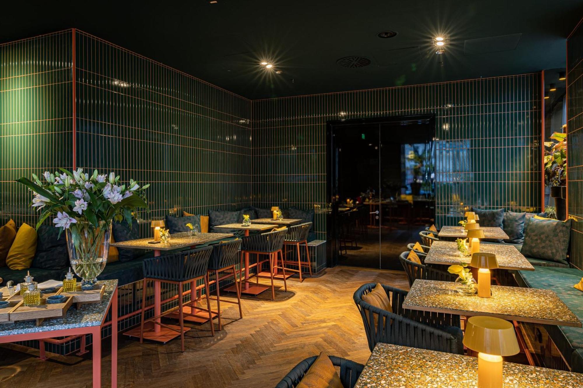 Le Meridien Вена Экстерьер фото Interior of the restaurant