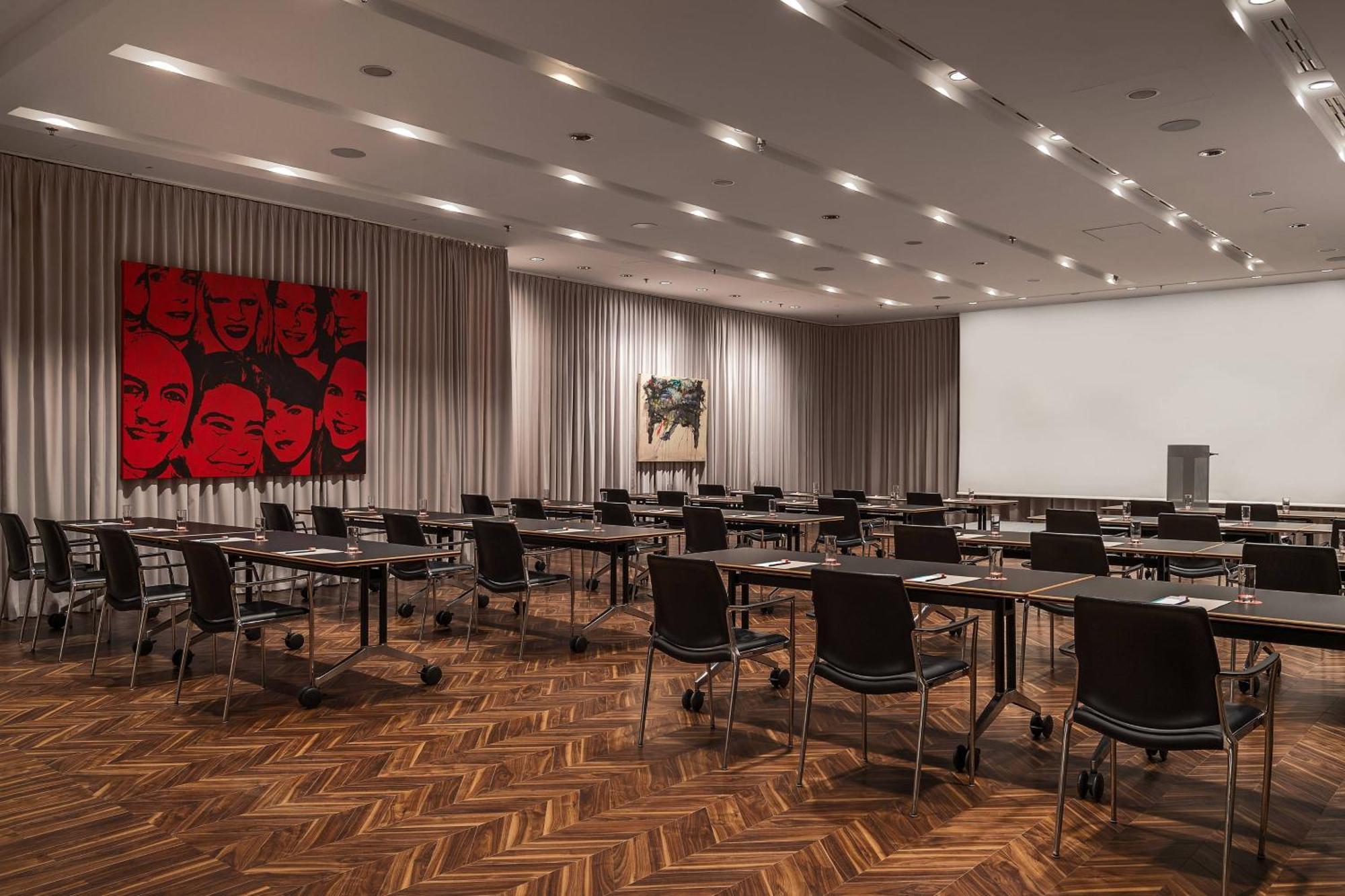 Le Meridien Вена Экстерьер фото The conference room of the German Bundestag